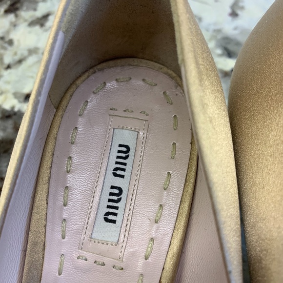 Miu Miu Crystal Low Heel Satin Pumps - Picture 4 of 6